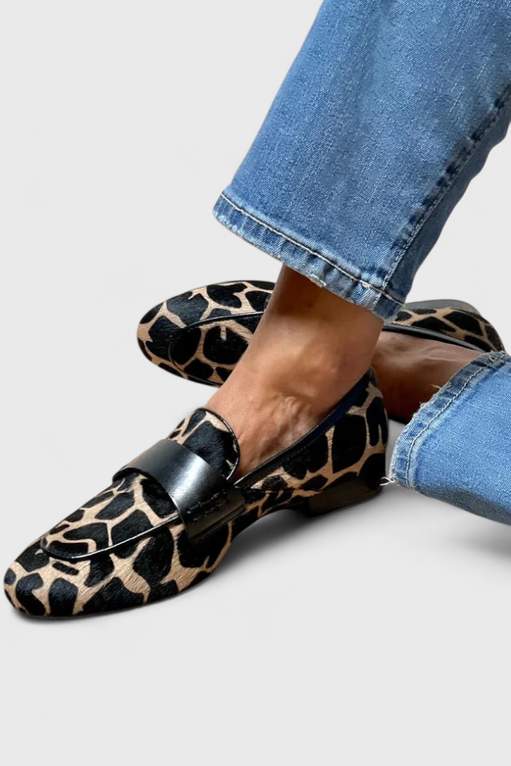 Annelore Loafers de Cuero con Tacón Bajo Diseño Exclusivo